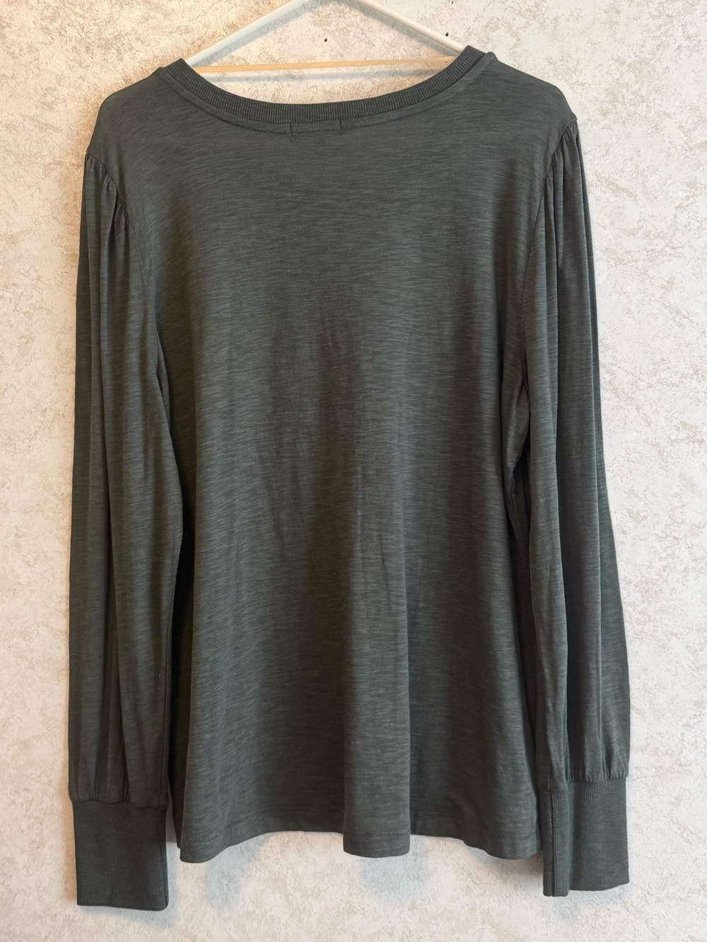Democracy Women's Green Long Sleeve Knit Cuffs Henley Size XL Gold Buttons - Picture 2 of 15